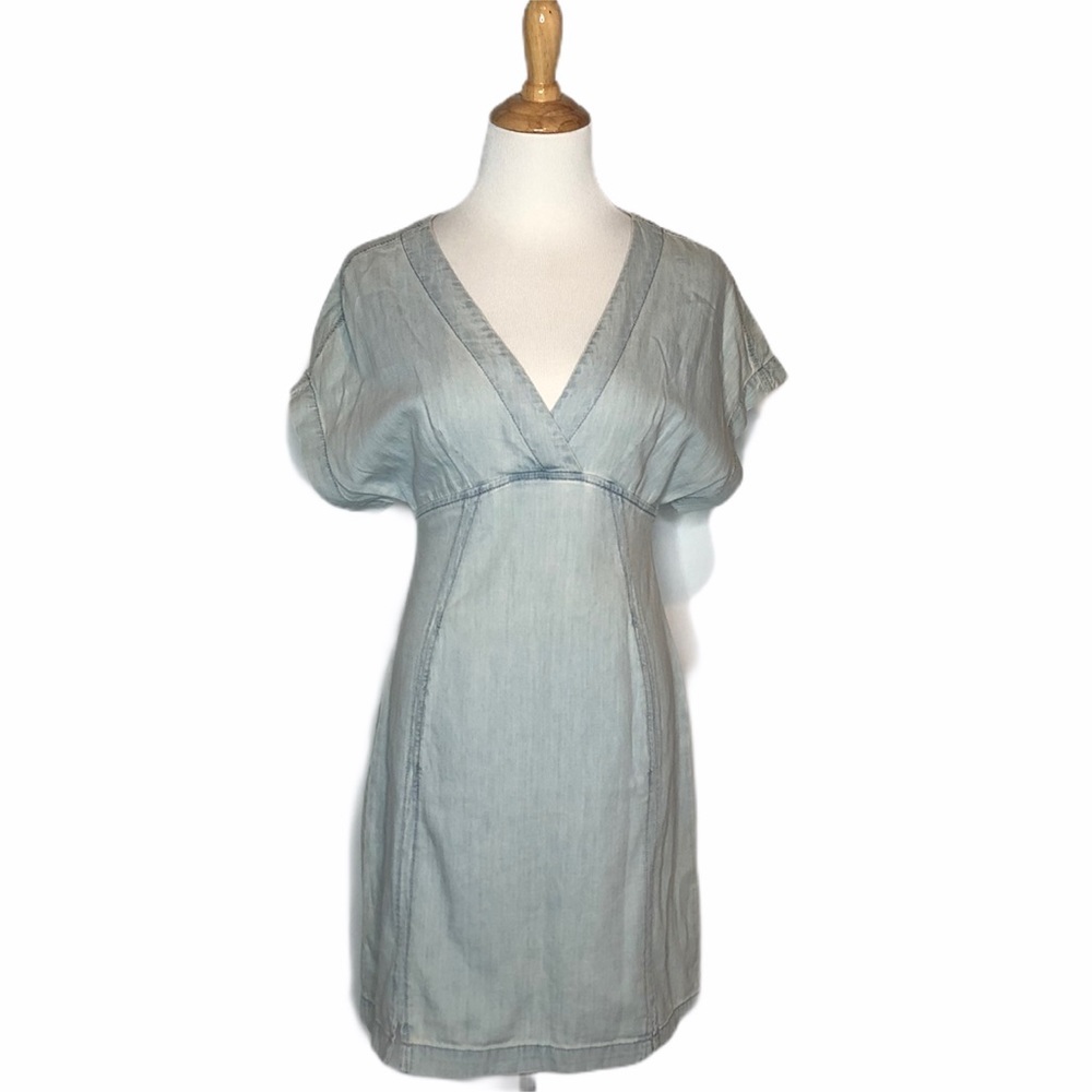 Chambray Blue V-neck Express Dress 0